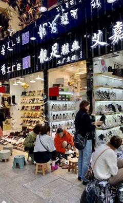 十三行清倉掃貨攻略!買衫過新年,見識廣州最大服裝批發集散地